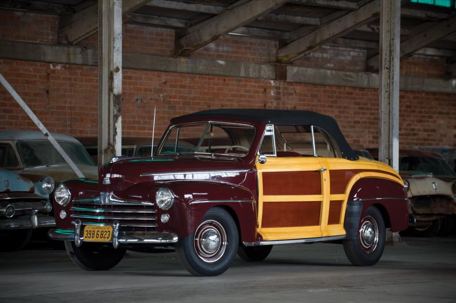  Ford Super DeLuxe Sportsman Convertible 1947 года  (фото 39 из 61)